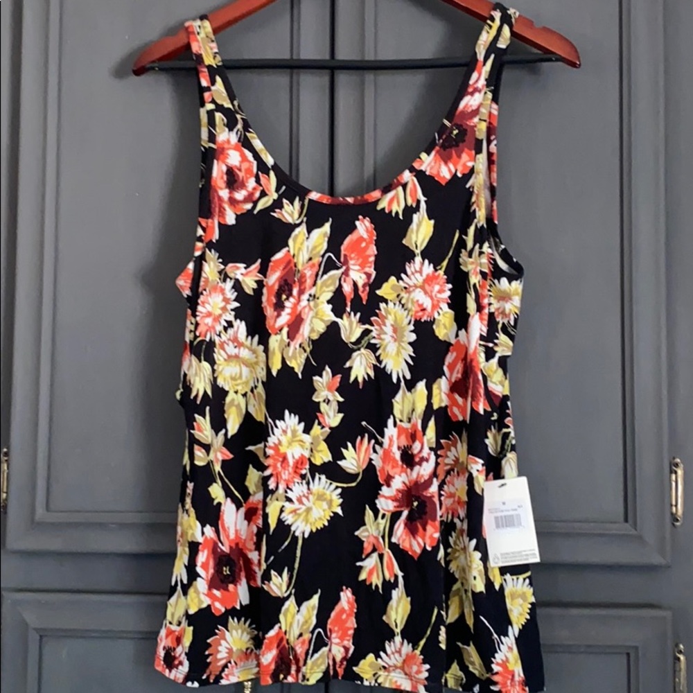 New with tags Volcom tank